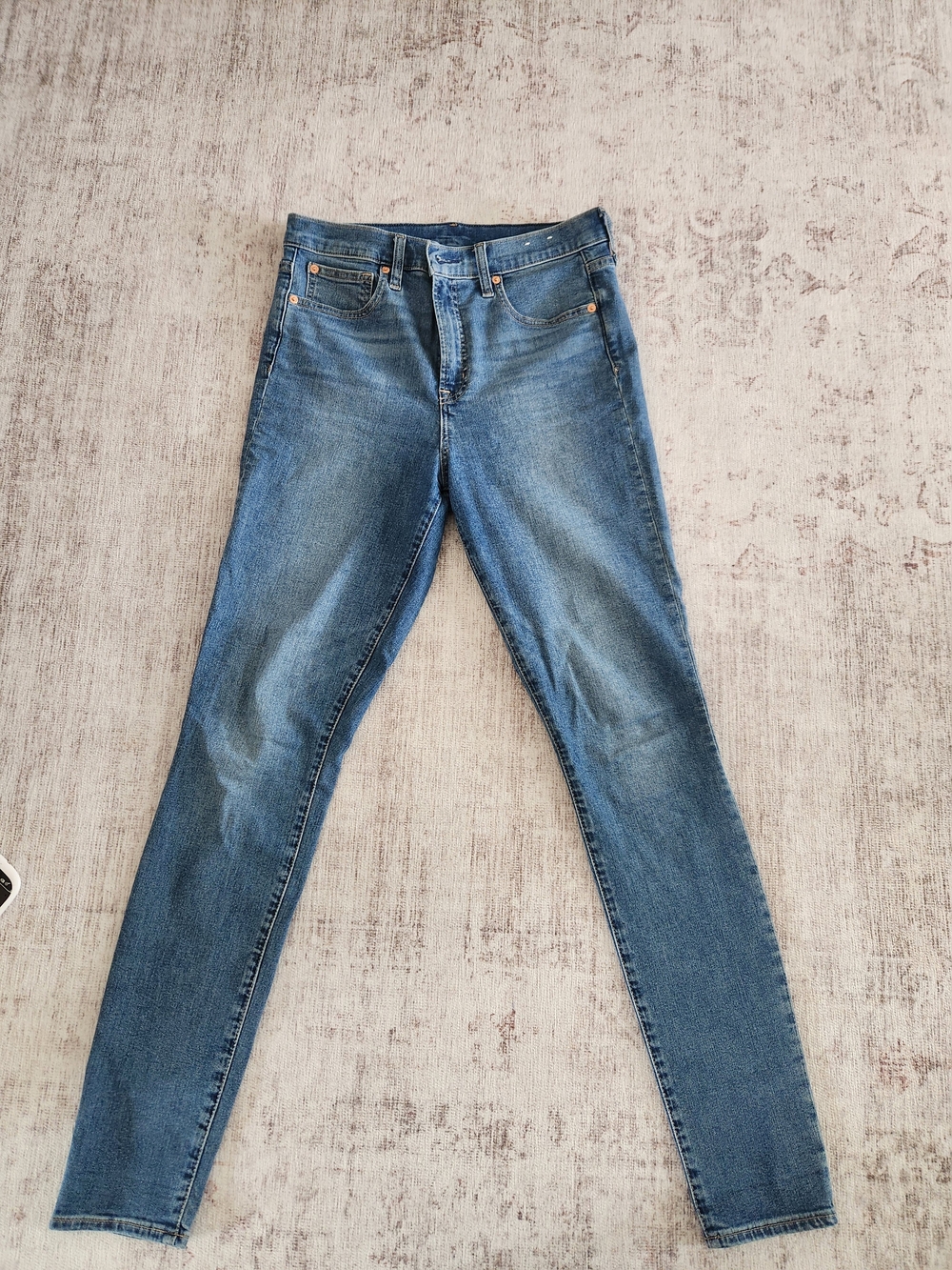 GAP Women's Skinny Jeans in Faded Blue Wash
